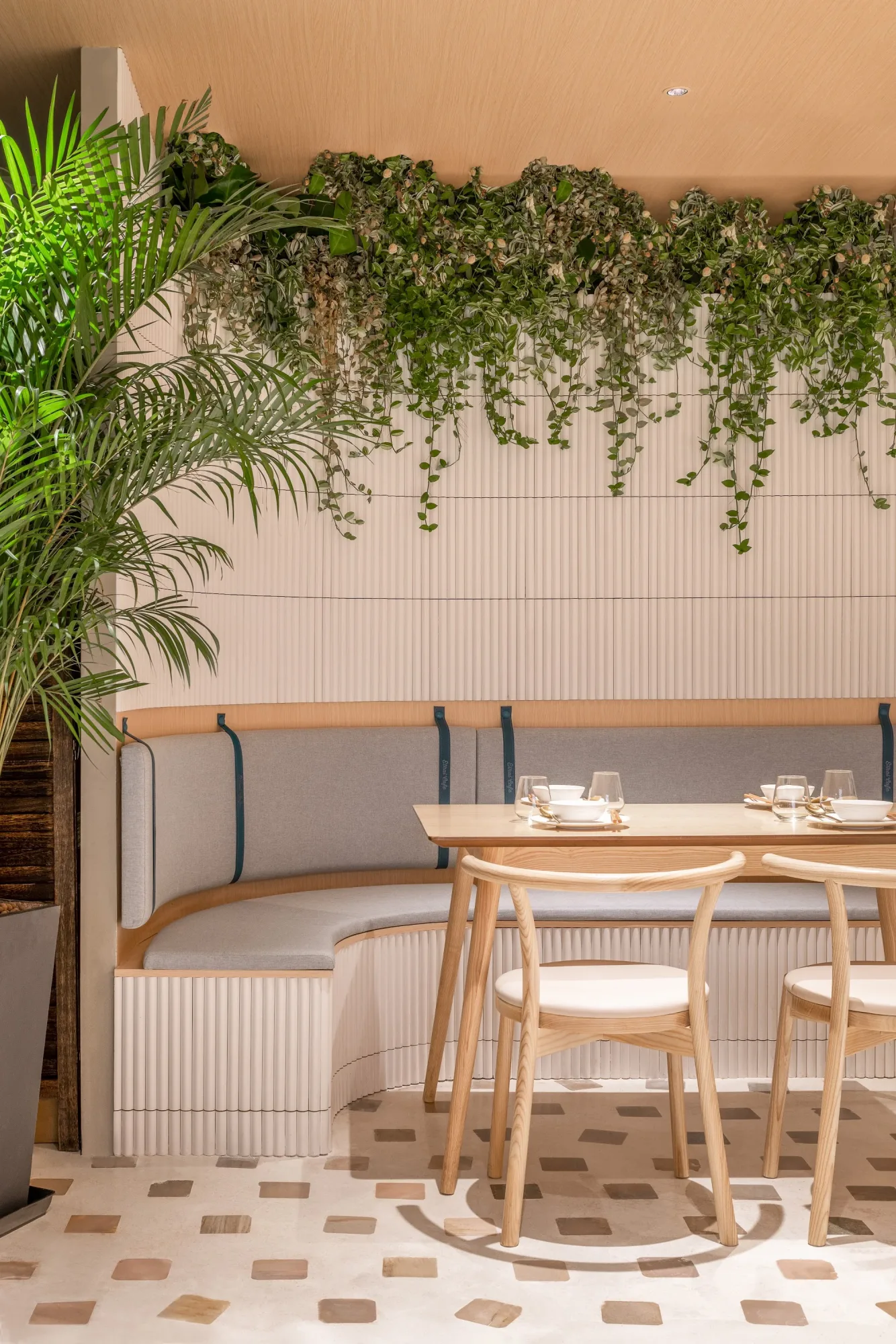 Ethai Café, interior. Photo: Dirk Weiblen.