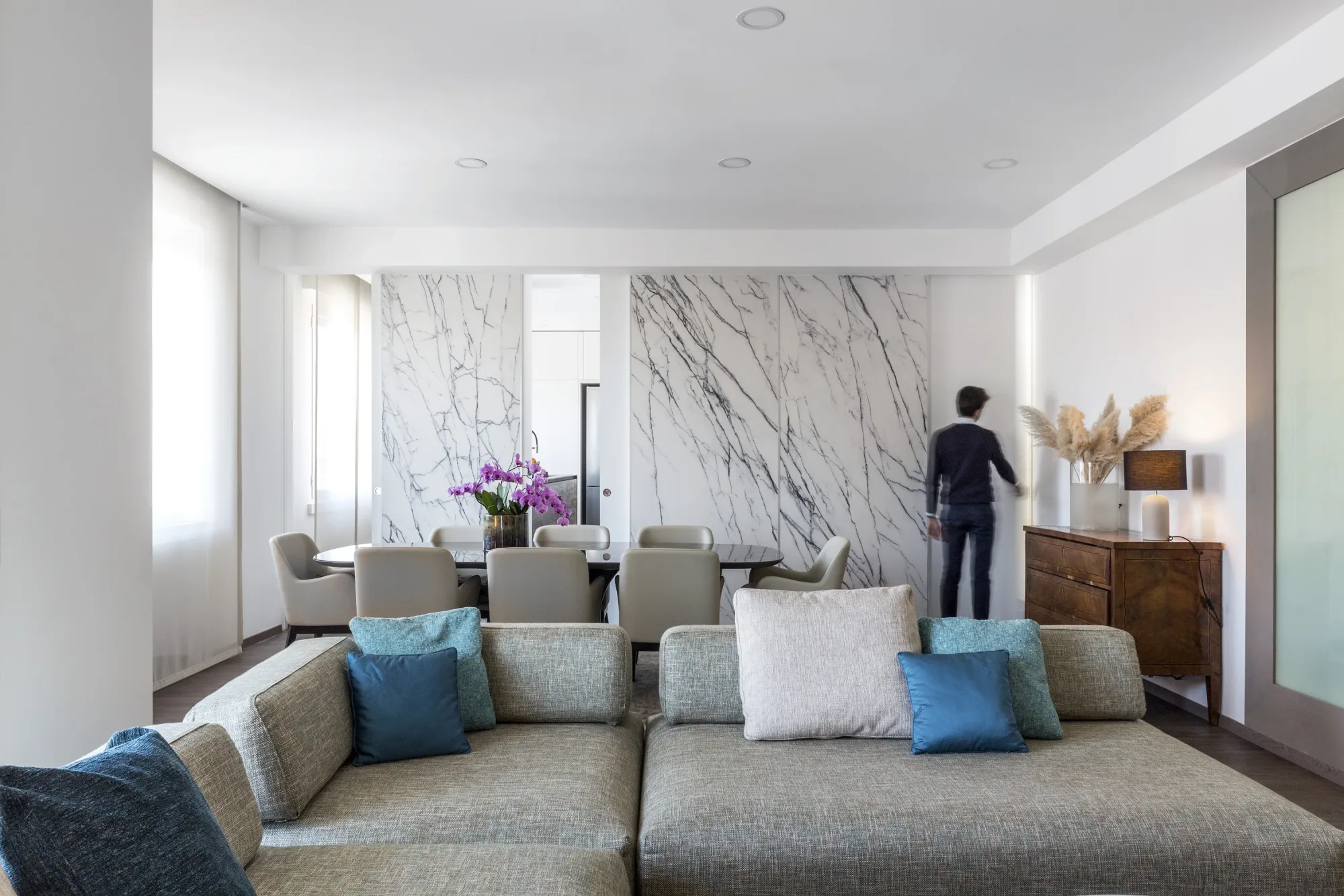 Magenta Apartment, Milano, 2022. Photo: Beppe Giardino.