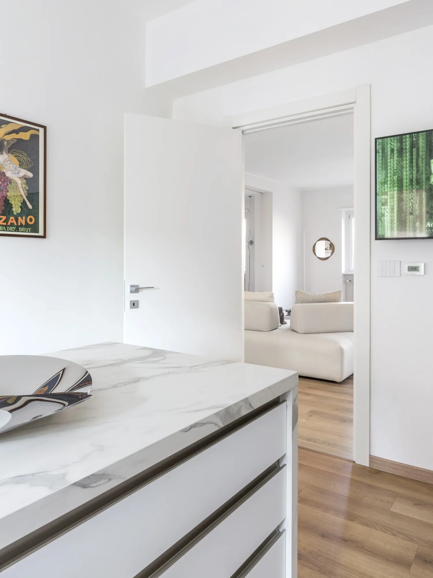 Peschiera Apartment, interior. Photo: Beppe Giardino.