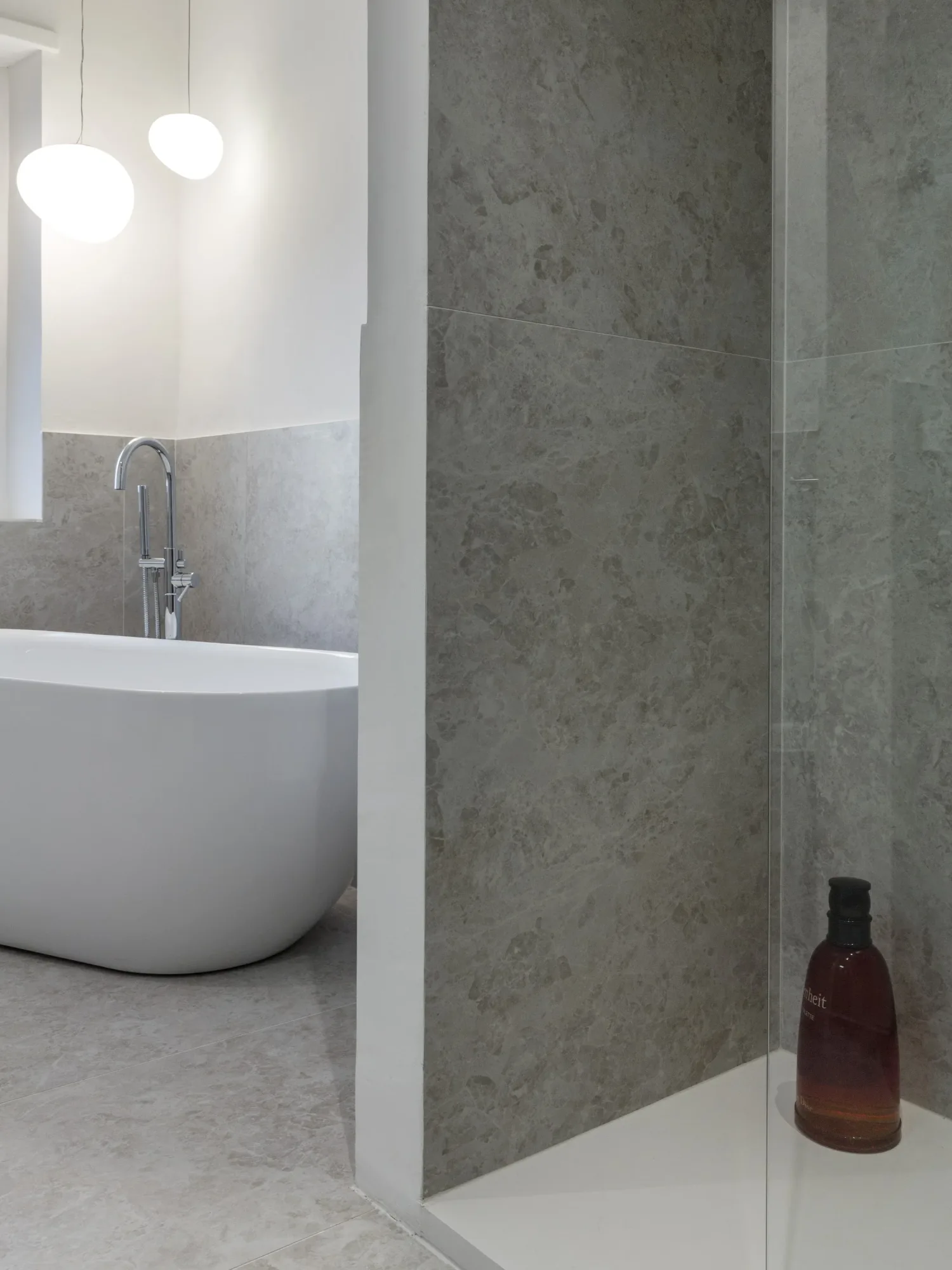 Peschiera Apartment, interior. Photo: Beppe Giardino.