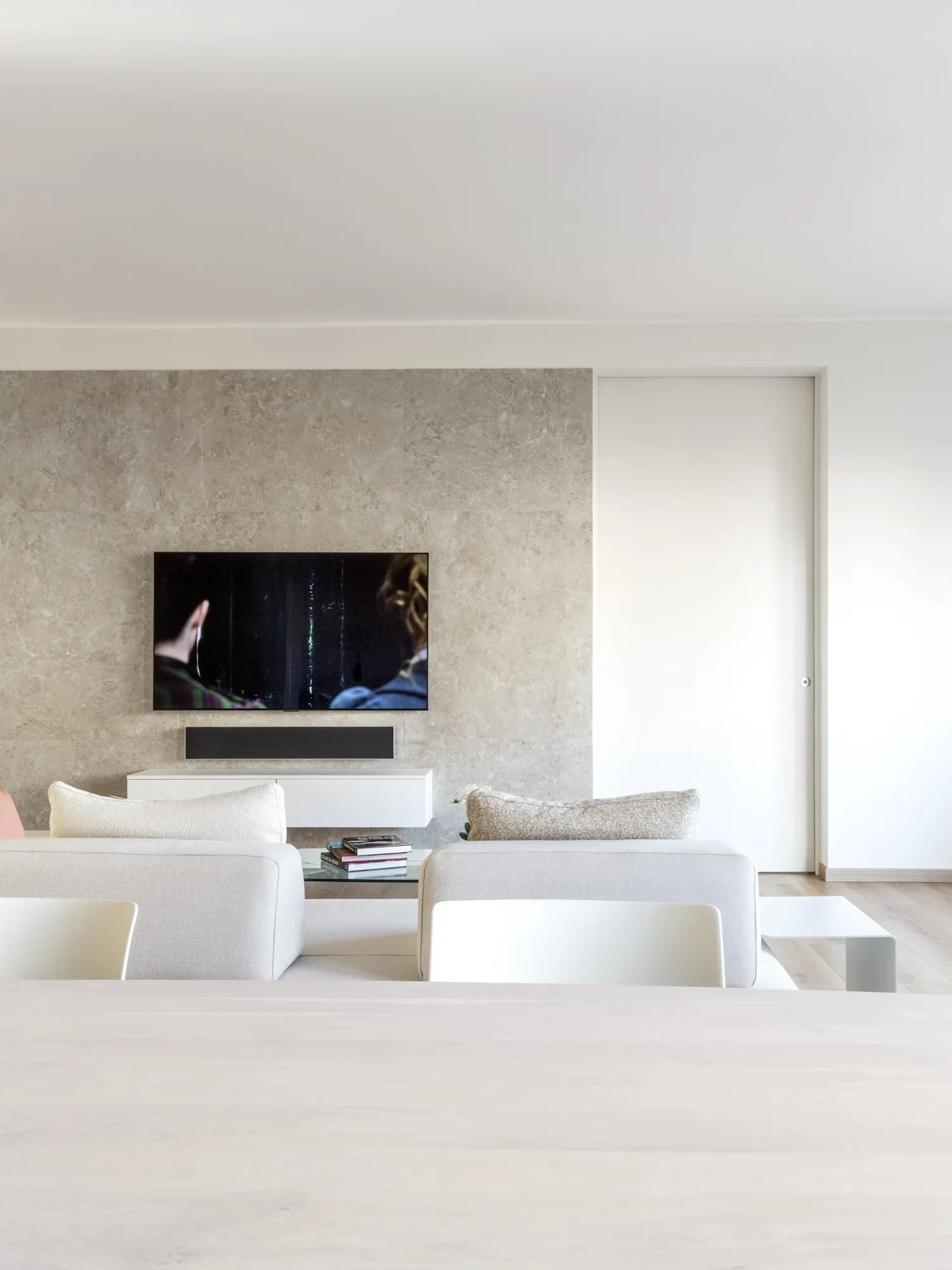 Peschiera Apartment, interior. Photo: Beppe Giardino.