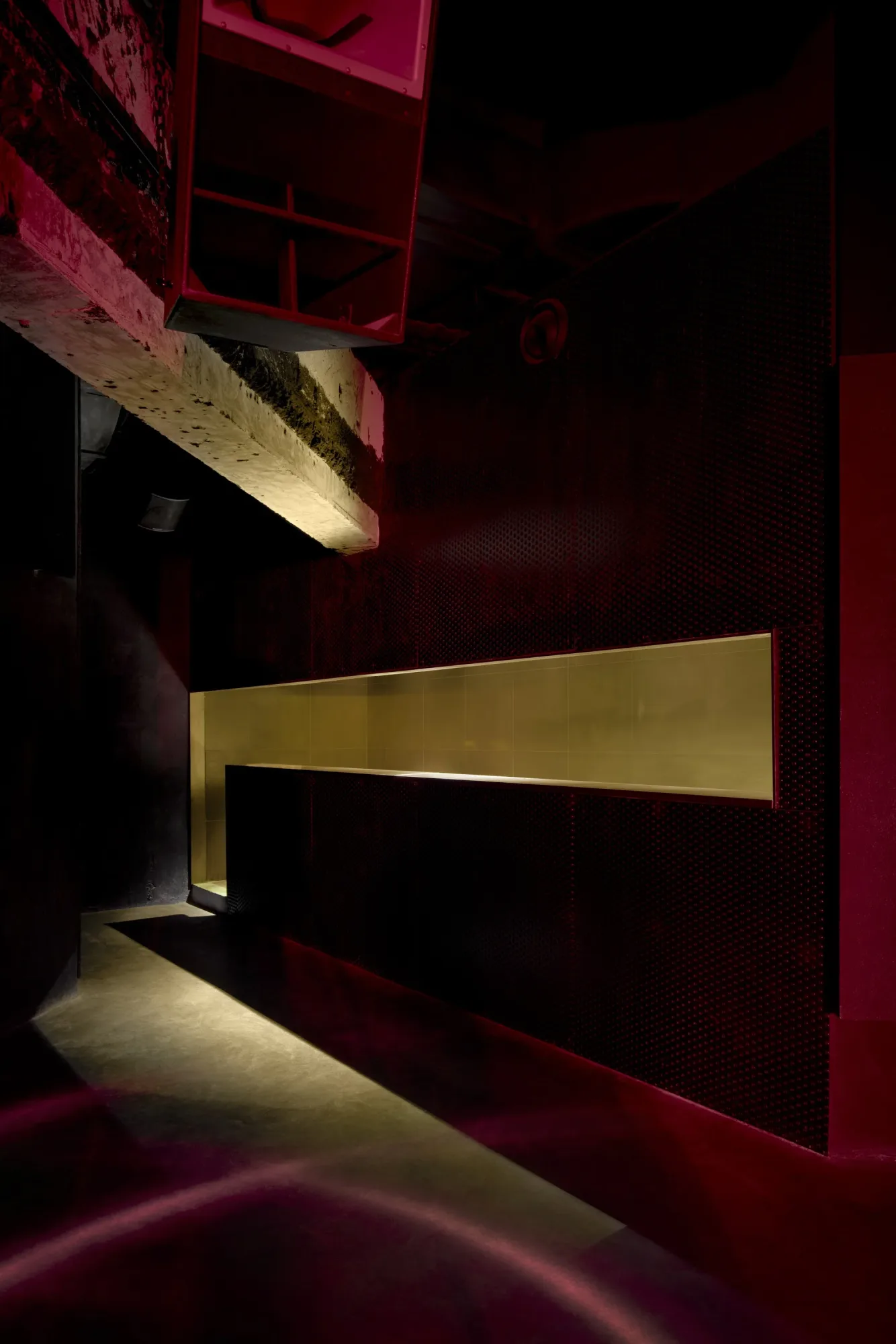 Potent Club, interior. Photo: Peter Dixie / LOTAN (www.lo-tan.com, @lotanarchphoto).